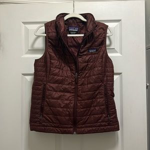 EUC Patagonia Nano Puff Vest. Maroon. Size Large